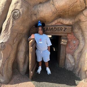 Meet your Posher, Alex-aundryah